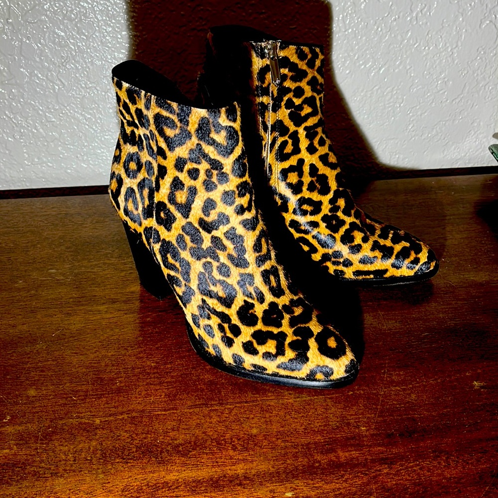 Never worn Sam Edelman boots. Kind of a suede, tight fur feel to the leather